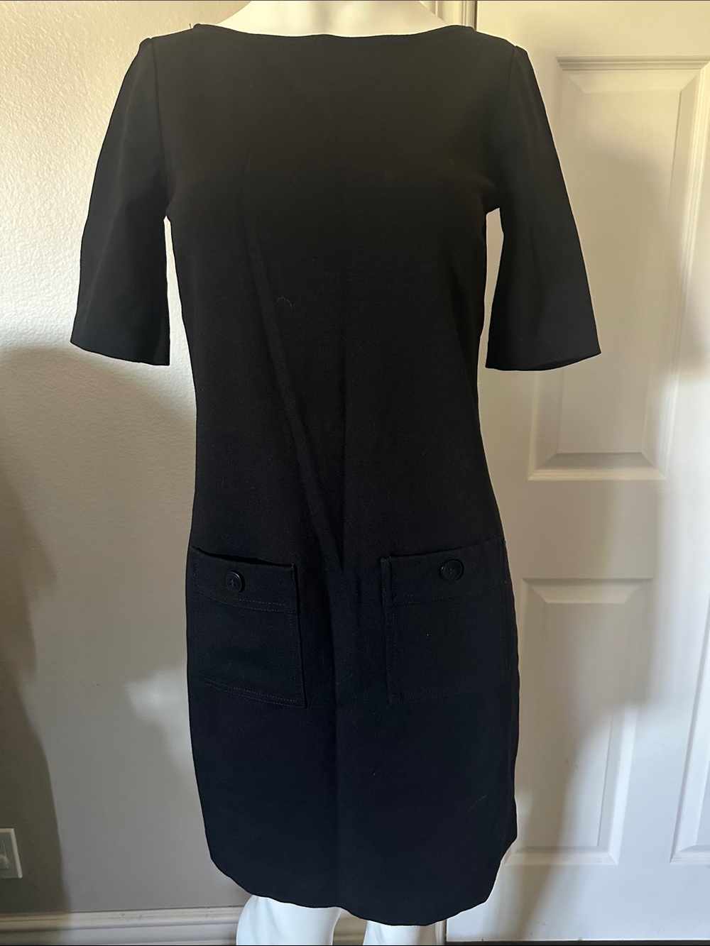 Three Dots Black Short-Sleeve Shift Dress with Front Pockets